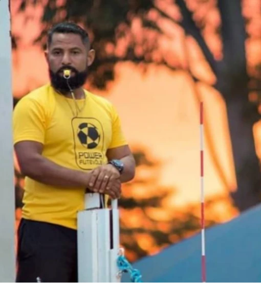 Segundo arbitro profissional da Power Futevôlei.